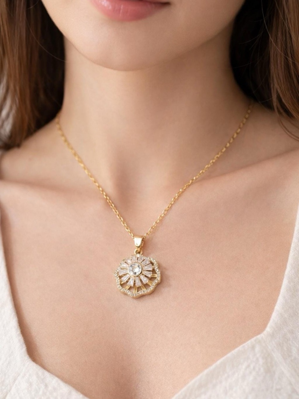 Gold Floral Halo Pendant Necklace - Elegant Women's Jewelry